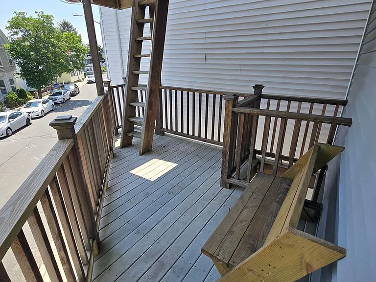 83 Cabot 1 Bartlett St — Photo 13