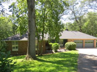 19389 Hunt Rd, Petersburg, IL 62675