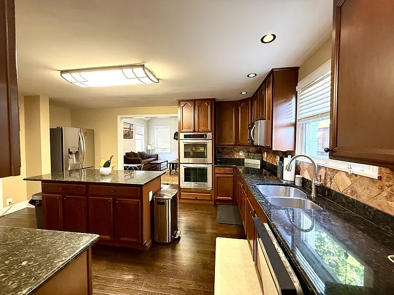 410 Lancaster Ave — Photo 14