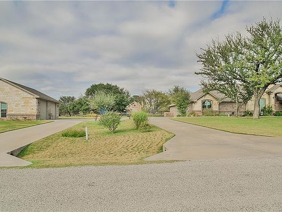 2nd image of 1718 Rockview Dr