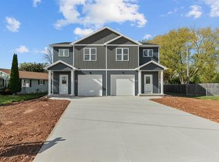 1461 Harrison St, Neenah, WI 54956