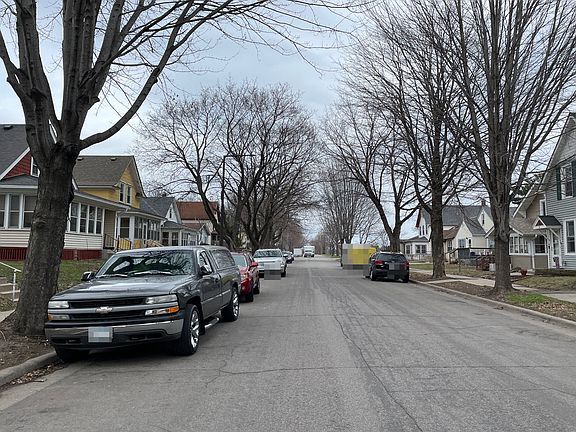 5th image of 68 Magnolia Ave W