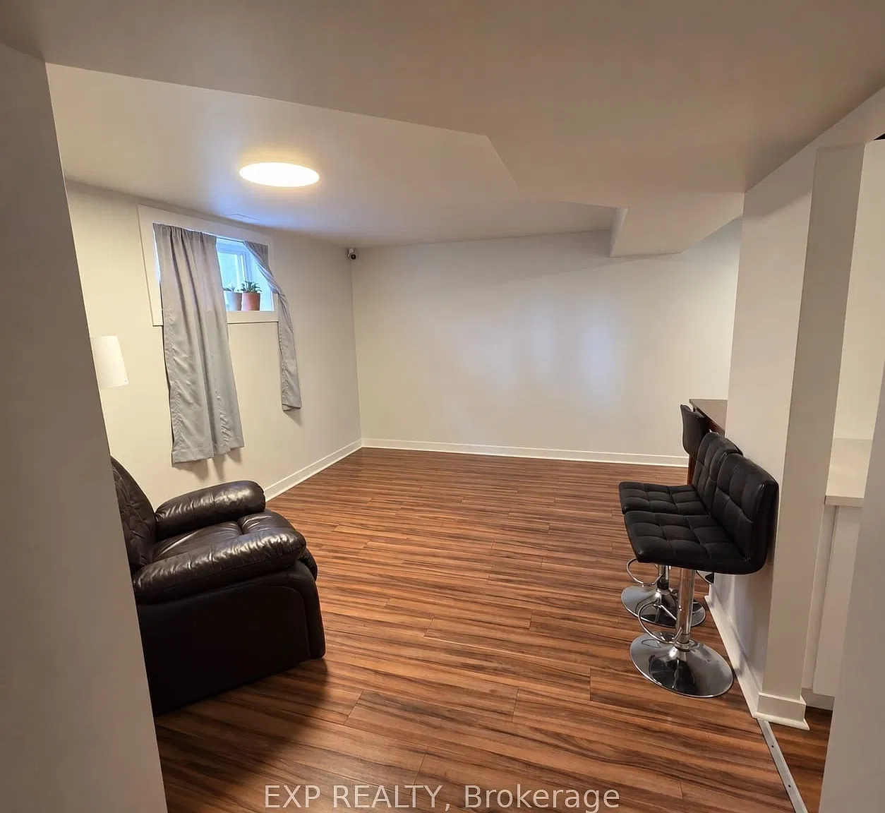 2 bed, $1,800 — Photo 2