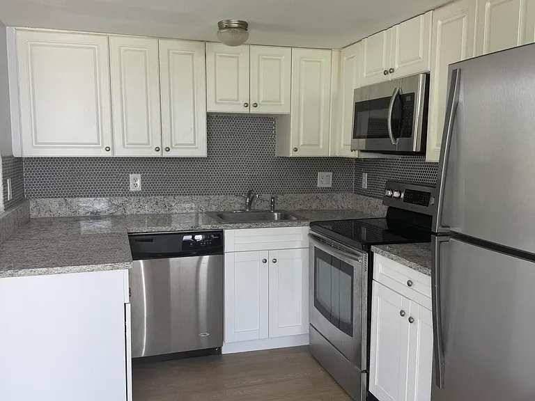 1501 Crescent Cir #E45 — Photo 2