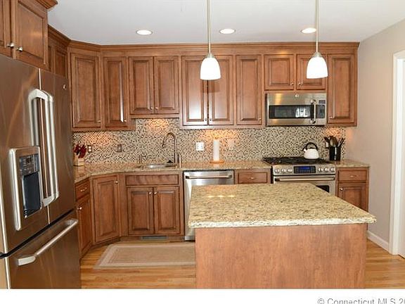 Warm colors and plenty of w...