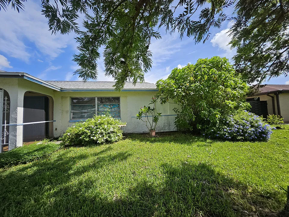 1139 SE 34th St