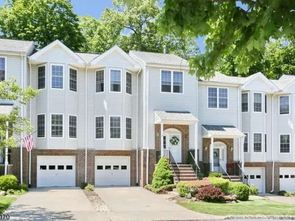 45 Rockcreek Ter, Riverdale Boro, NJ 07457