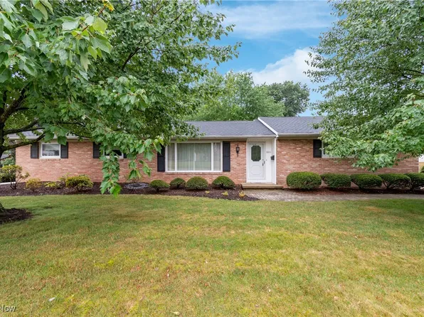 806 Fairview St SE, North Canton, OH 44720