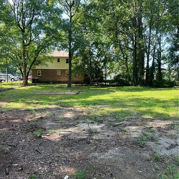 3907 Woodlawn St — Photo 19
