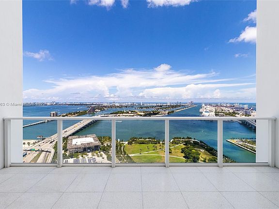 2nd image of 1040 Biscayne Blvd APT 3803