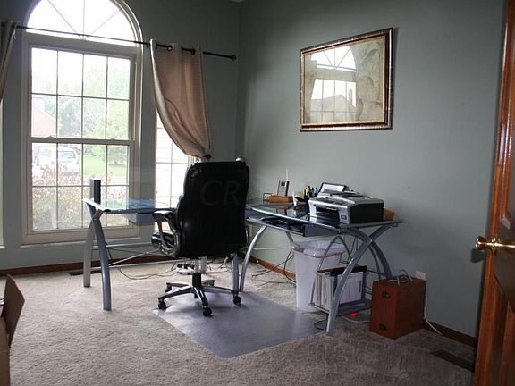 4th image of 366 Canterbury Ct