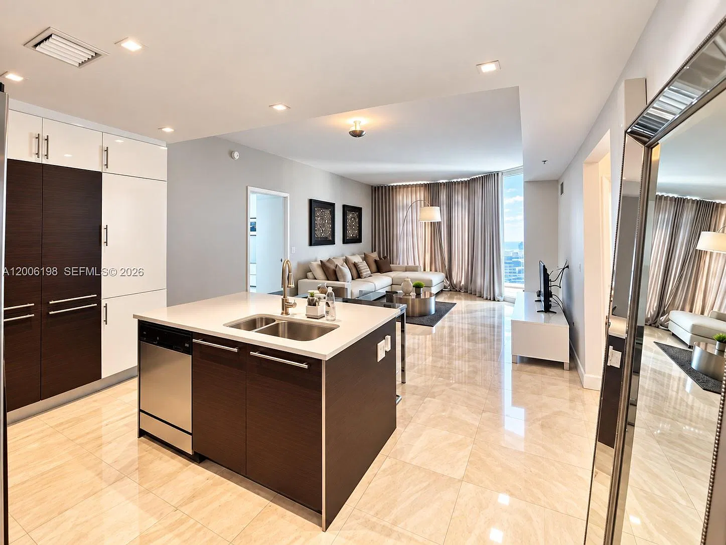 Quantum On The Bay Condo — Photo 3