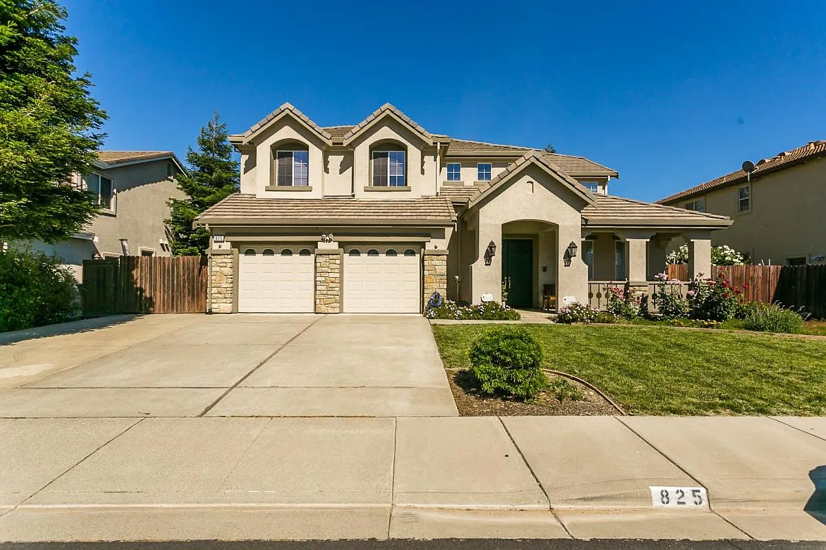 4 bed, 4087 sqft, $4,000 — Photo 1