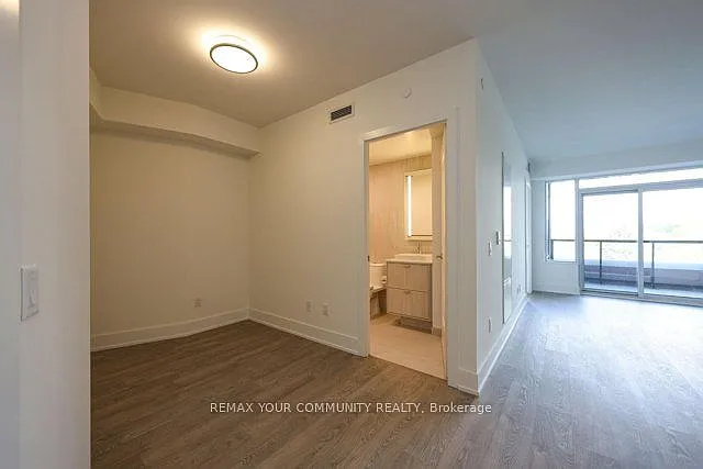 259 The Kingsway #428 — Photo 21