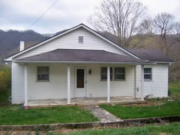 327 W Walnut St, Gate City, VA 24251