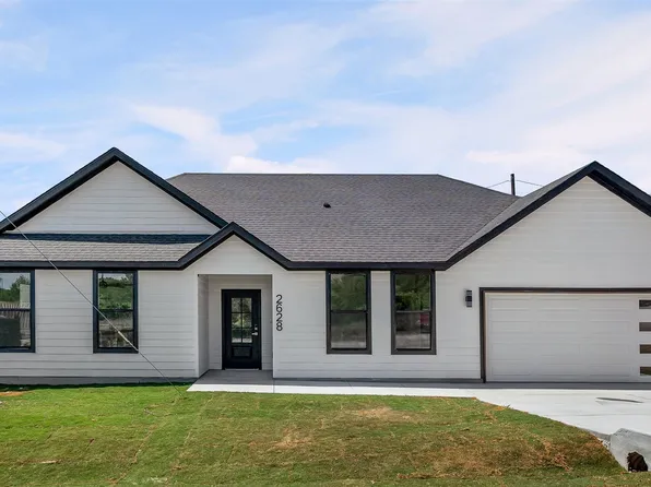 2628 White Rock Dr, Granbury, TX 76048