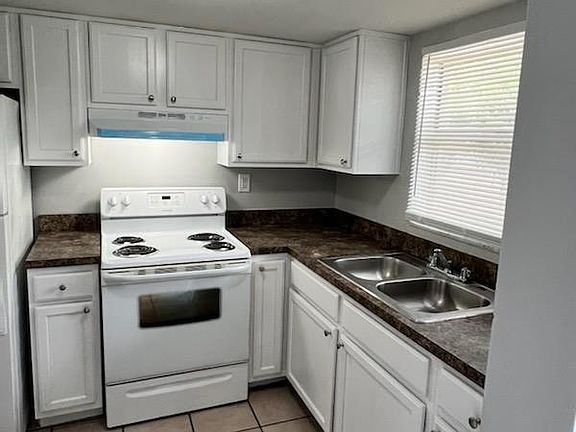 4th image of 4601 22nd Ave S #106-1