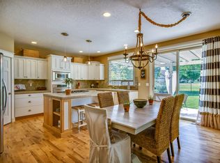 1020 N Beachwood Ct, Eagle, ID 83616