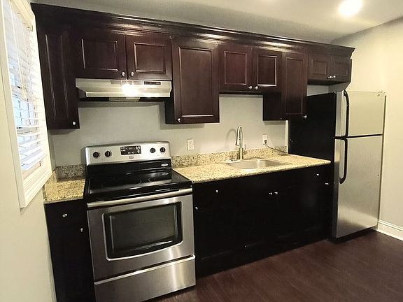 4th image of 722 Louisa St Unit 6