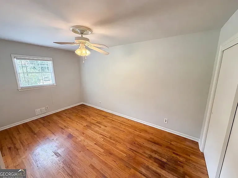1277 Seven Springs Cir — Photo 4