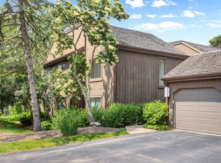 260 Pine Crest Cir APT A, Lake Barrington, IL 60010