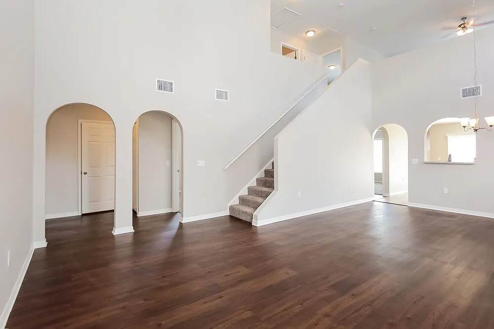 4 bed, 3.0 bath, 2120 sqft, $4,110 — Photo 3
