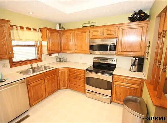 2nd image of 15932 Douglas Cir