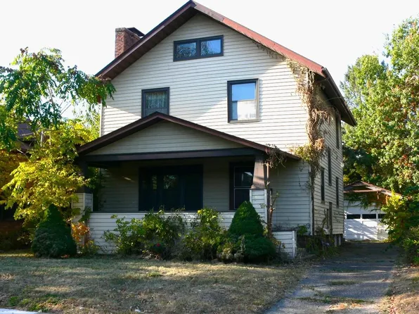 1332 Camp Ave, Rockford, IL 61103