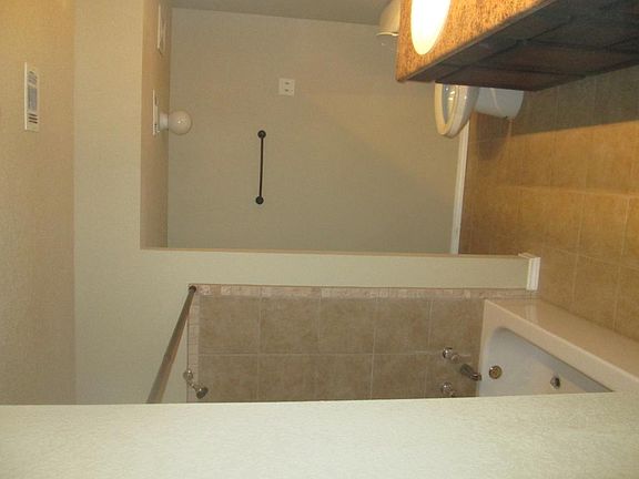 3rd image of 802 Hilltop Dr