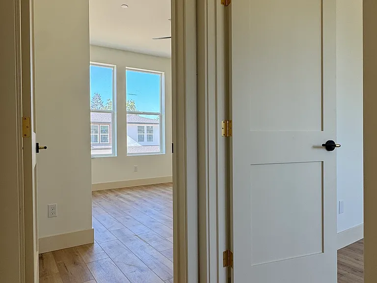 955 Olive Branch Pl — Photo 16