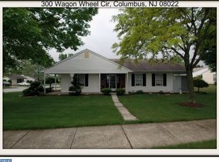 300 Wagon Wheel Cir, Columbus, NJ 08022