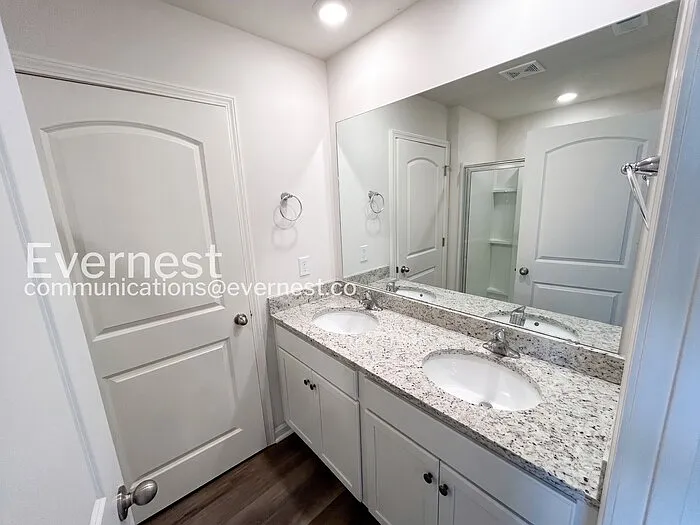109 Maple Spring Trl — Photo 5