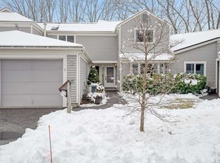 9 Walden Pond Dr, Nashua, NH 03064