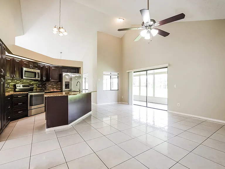825 Virginia Woods Ln — Photo 7