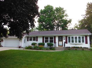 903 E 8th Ave, Brodhead, WI 53520