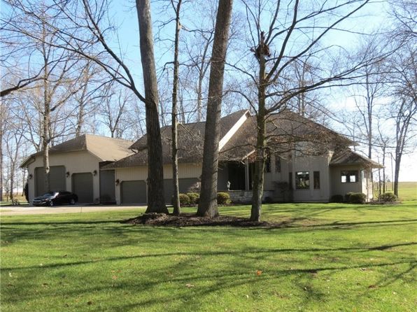 10207 Oak Creek Dr, Sidney, OH 45365