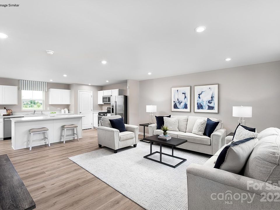 2nd image of 359 Maplestead St