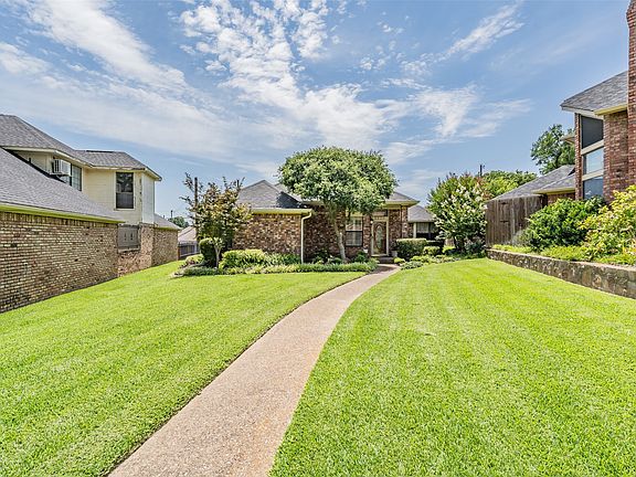 3rd image of 2520 Pecan Grove Ct