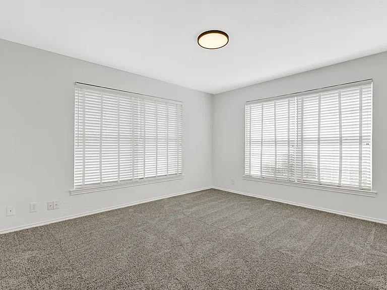 814 Coit St — Photo 8