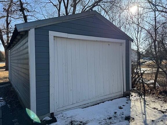 3rd image of 1015 Huron St