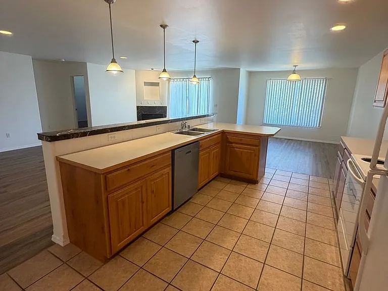 9545 Goodrich Rd SE — Photo 3