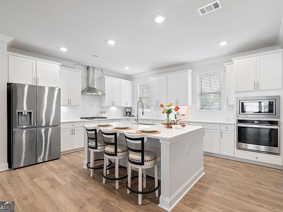 5th image of 3334 Swallowtail Ter