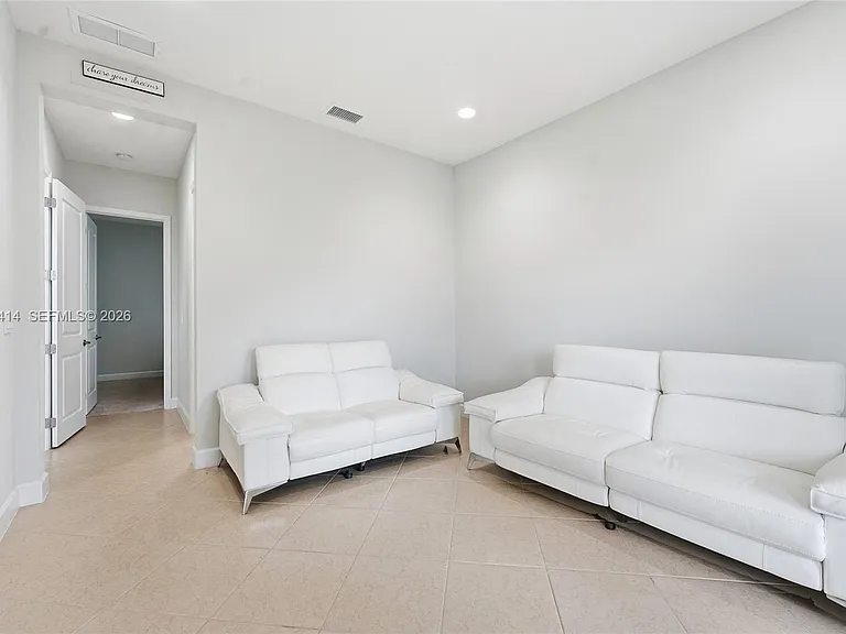 15239 Goldfinch Cir — Photo 35