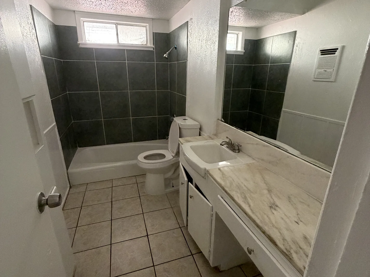 2912 Lourdes St — Photo 3
