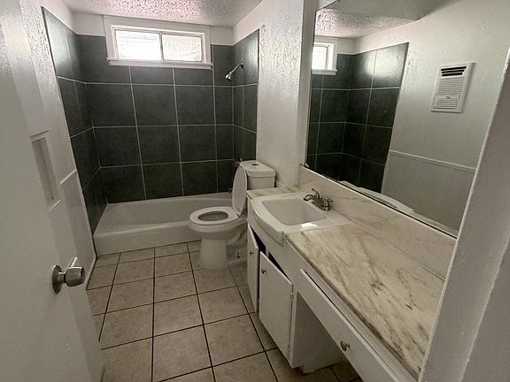 3rd image of 2912 Lourdes St