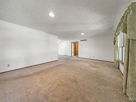 4th image of 503 Spruce St