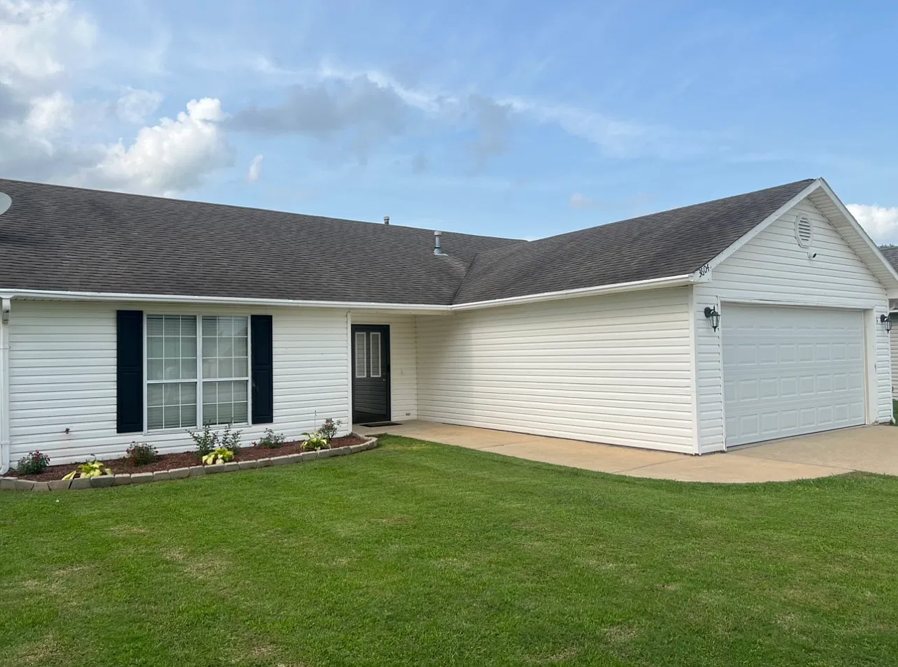 3 bed, 1300 sqft, $1,750 — Photo 2