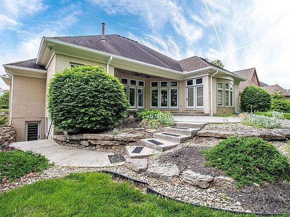 4th image of 8286 Cherry Laurel Dr