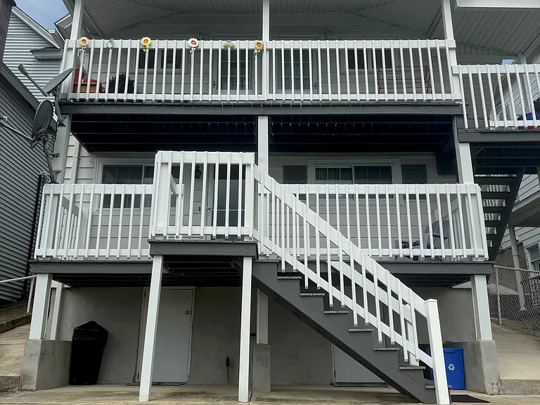 708 Carmalt St #3 — Photo 1
