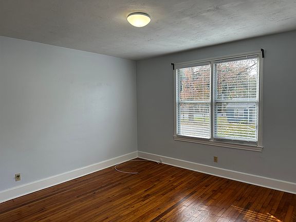 5th image of 1405 Colonial Dr